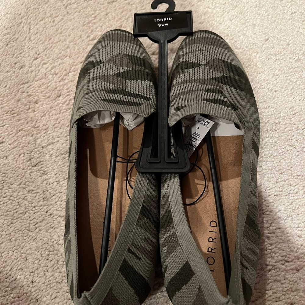 Torrid Olive Camo Stretch Knit Slip-On Shoes Size 9 NWT